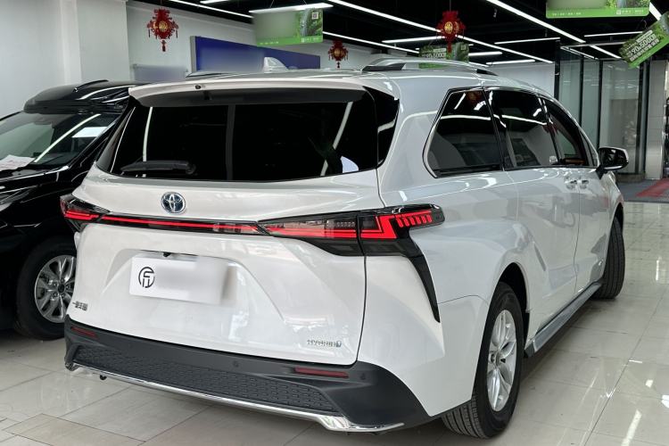 Used Toyota Granvia 2023 2.5L Hybrid Comfort Edition Exterior 5