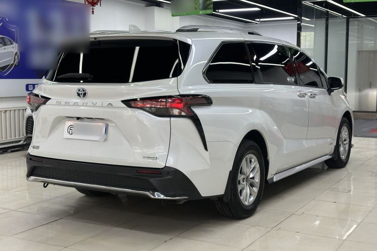 Used Toyota Granvia 2023 2.5L Hybrid Comfort Edition Exterior 5