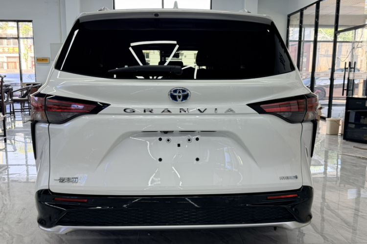 Used Toyota Granvia 2023 2.5L Hybrid Prestige PLUS Edition Exterior 6