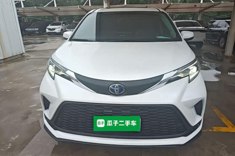 Used Toyota Granvia 2023 2.5L Hybrid Comfort Edition Front