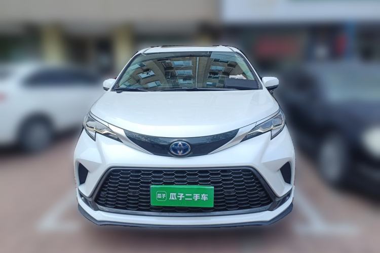 Used Toyota Granvia 2023 2.5L Hybrid Luxury Edition Front