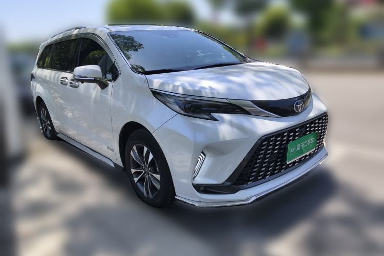 Used Toyota Granvia 2023 2.5L Hybrid Prestige Wellness PLUS Edition Front Right 45 Deg