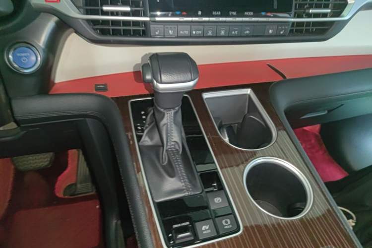 Used Toyota Granvia 2023 2.5L Hybrid Prestige PLUS Edition Gear Lever