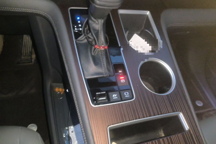 Used Toyota Granvia 2023 2.5L Hybrid Luxury Edition Gear Lever