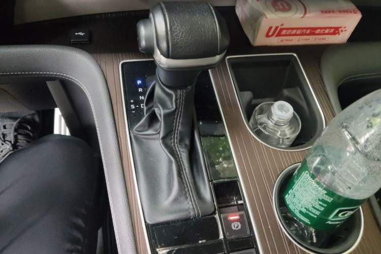 Used Toyota Granvia 2023 2.5L Hybrid Prestige PLUS Edition Gear Lever