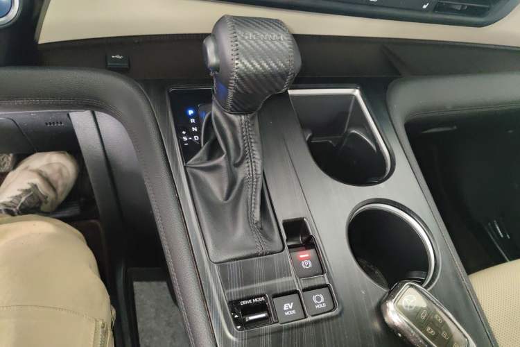 Used Toyota Granvia 2023 2.5L Hybrid Prestige PLUS Edition Gear Lever