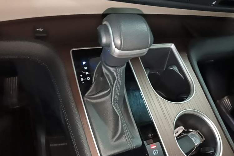 Used Toyota Granvia 2023 2.5L Hybrid Prestige PLUS Edition Gear Lever