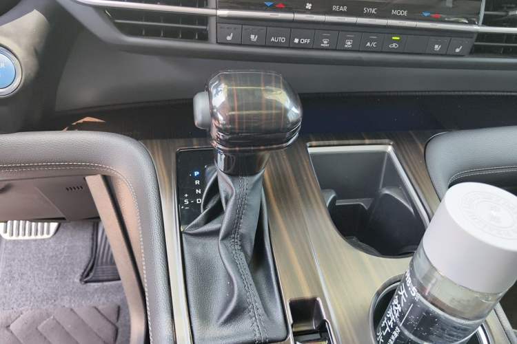 Used Toyota Granvia 2023 2.5L Hybrid Prestige Wellness PLUS Edition Gear Lever