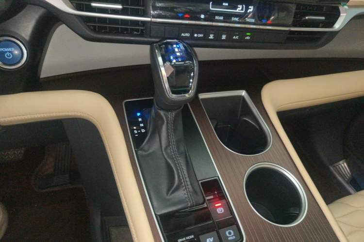 Used Toyota Granvia 2023 2.5L Hybrid Comfort Edition Gear Lever