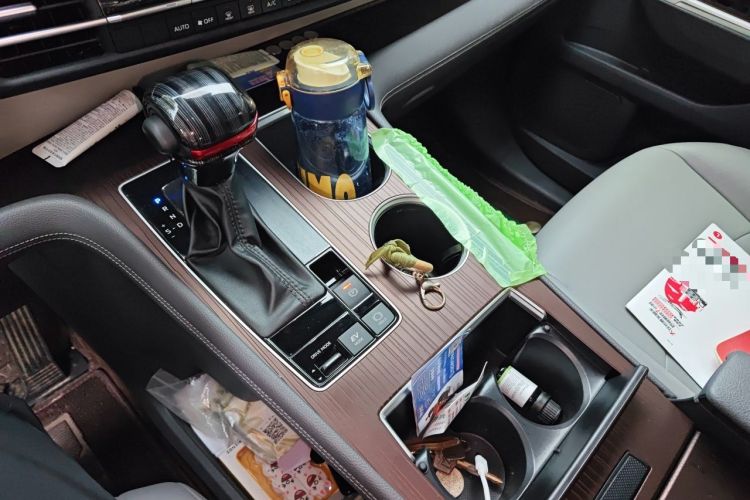 Used Toyota Granvia 2023 2.5L Hybrid Comfort Edition Gear Lever