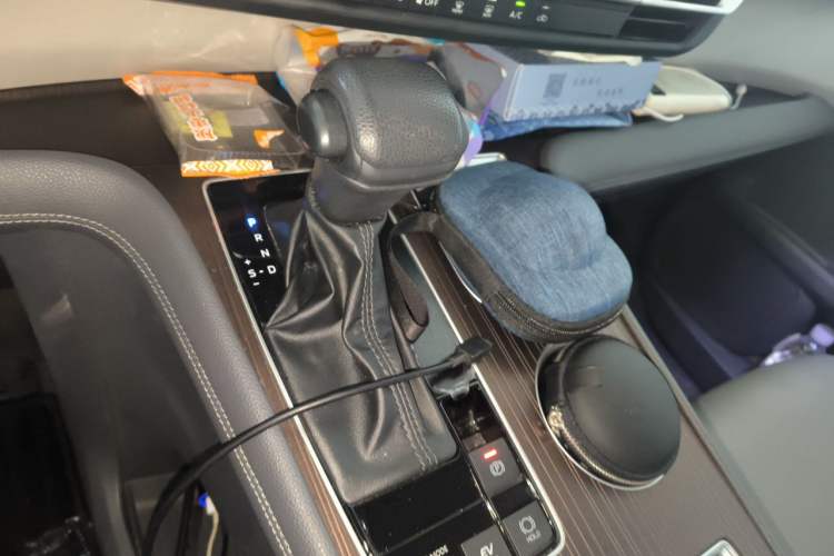 Used Toyota Granvia 2023 2.5L Hybrid Comfort Edition Gear Lever