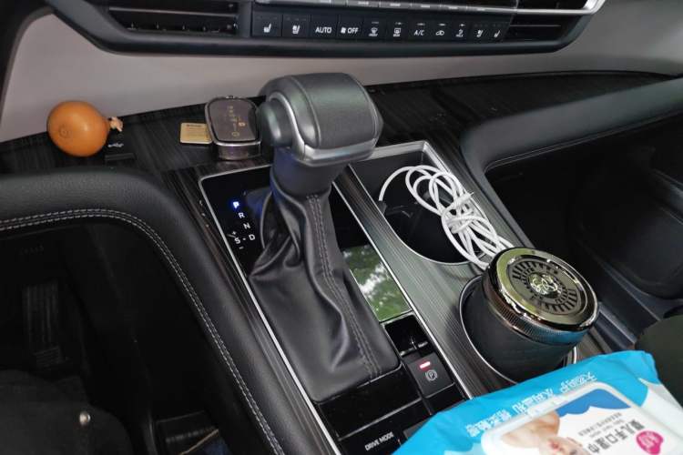 Used Toyota Granvia 2023 2.5L Hybrid Prestige VIP Edition Gear Lever