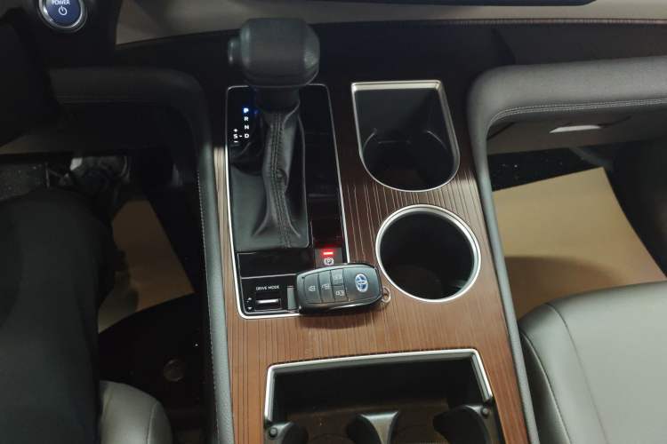 Used Toyota Granvia 2023 2.5L Hybrid Comfort Edition Gear Lever