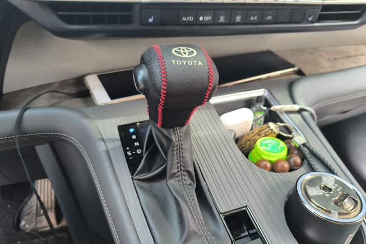 Used Toyota Granvia 2023 2.5L Hybrid Comfort Edition Gear Lever
