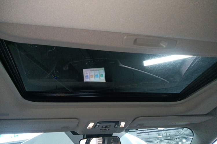 Used Toyota Granvia 2023 2.5L Hybrid Comfort Edition Headliner