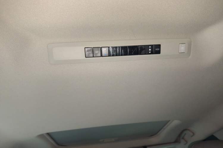 Used Toyota Granvia 2023 2.5L Hybrid Luxury Edition Headliner