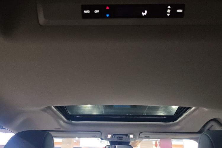 Used Toyota Granvia 2023 2.5L Hybrid Comfort Edition Headliner