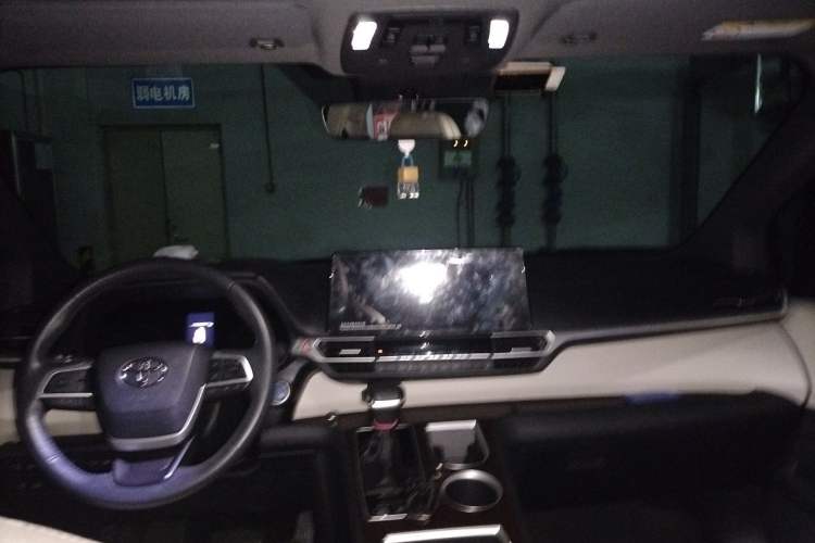 Used Toyota Granvia 2023 2.5L Hybrid Prestige PLUS Edition Headliner