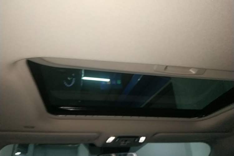 Used Toyota Granvia 2023 2.5L Hybrid Comfort Edition Headliner