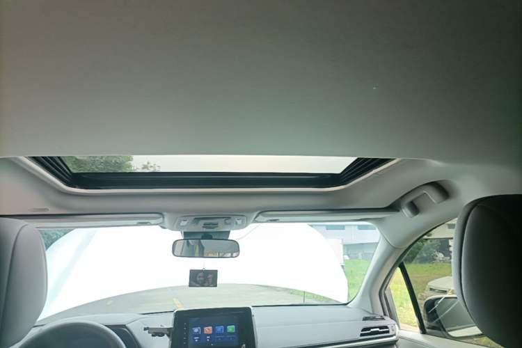 Used Toyota Granvia 2023 2.5L Hybrid Comfort Edition Headliner