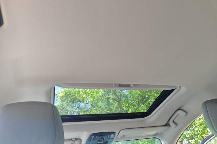 Used Toyota Granvia 2023 2.5L Hybrid Comfort Edition Headliner
