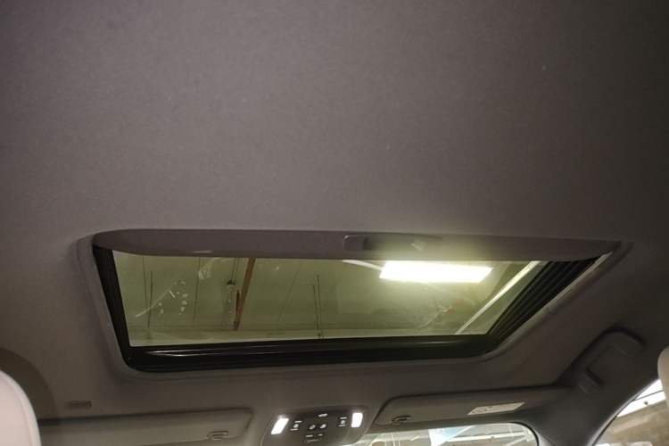 Used Toyota Granvia 2023 2.5L Hybrid Prestige PLUS Edition Headliner