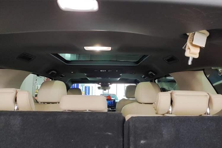 Used Toyota Granvia 2023 2.5L Hybrid Prestige PLUS Edition Headliner