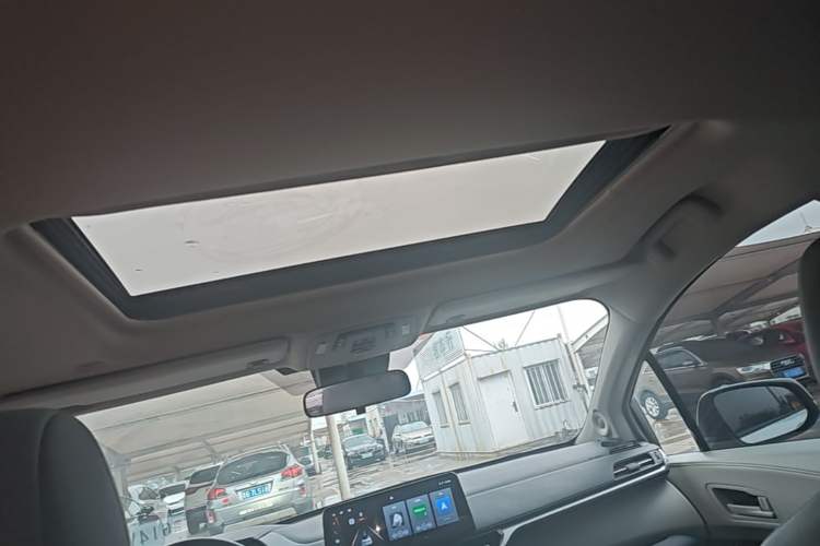 Used Toyota Granvia 2023 2.5L Hybrid Comfort Edition Headliner