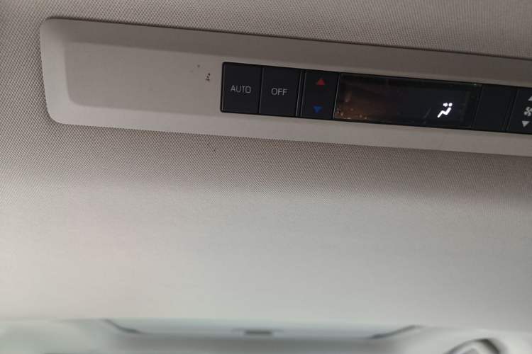 Used Toyota Granvia 2023 2.5L Hybrid Luxury Edition Headliner