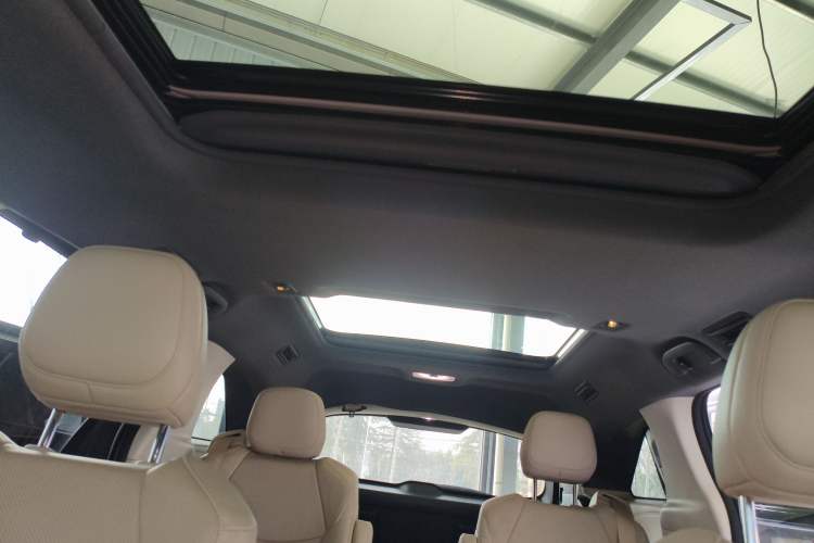 Used Toyota Granvia 2023 2.5L Hybrid Prestige PLUS Edition Headliner