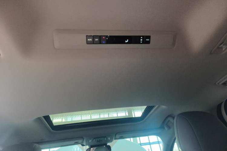 Used Toyota Granvia 2023 2.5L Hybrid Comfort Edition Headliner