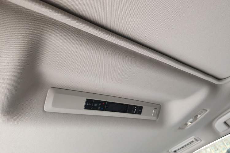 Used Toyota Granvia 2023 2.5L Hybrid Prestige PLUS Edition Headliner