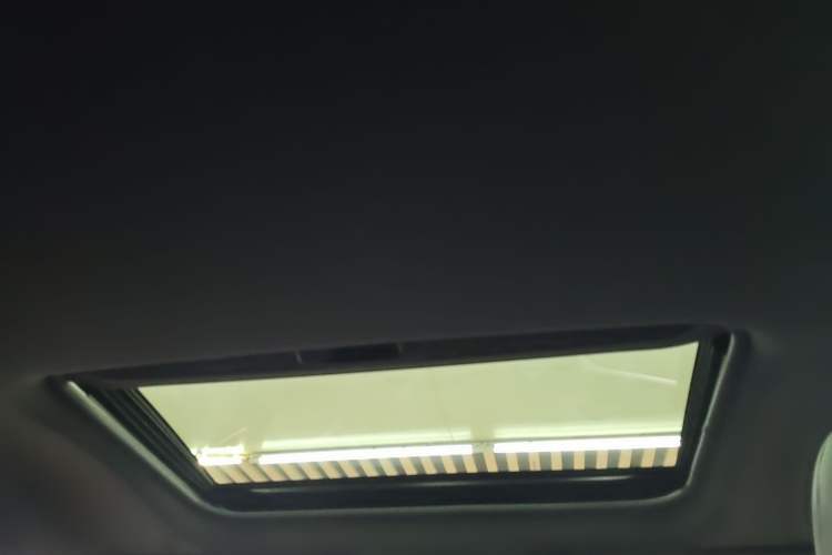 Used Toyota Granvia 2023 2.5L Hybrid Prestige VIP Edition Headliner