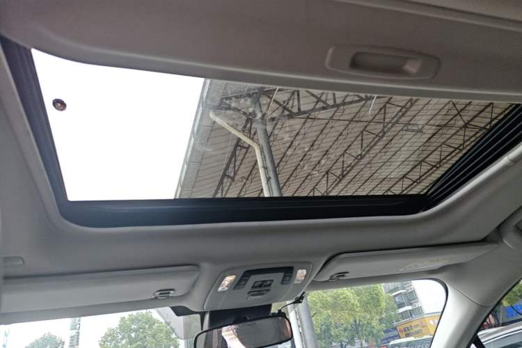 Used Toyota Granvia 2023 2.5L Hybrid Luxury Edition Headliner