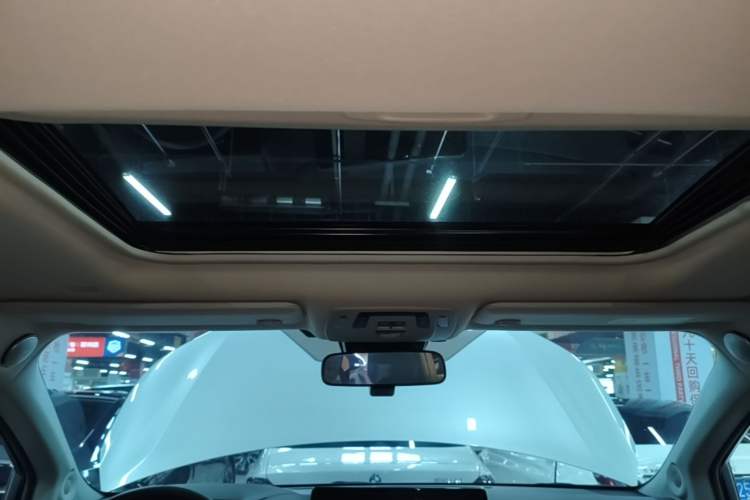 Used Toyota Granvia 2023 2.5L Hybrid Luxury Edition Headliner