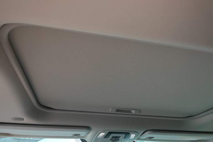 Used Toyota Granvia 2023 2.5L Hybrid Comfort Edition Headliner