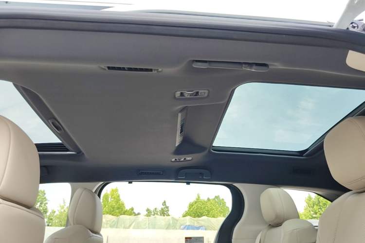 Used Toyota Granvia 2023 2.5L Hybrid Prestige PLUS Edition Headliner