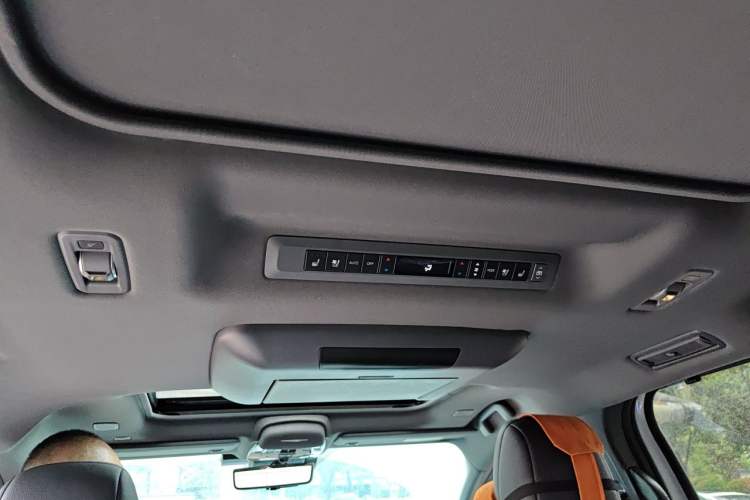 Used Toyota Granvia 2023 2.5L Hybrid Flagship VIP Edition Headliner