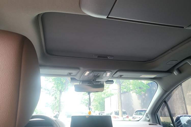 Used Toyota Granvia 2023 2.5L Hybrid Flagship VIP Edition Headliner