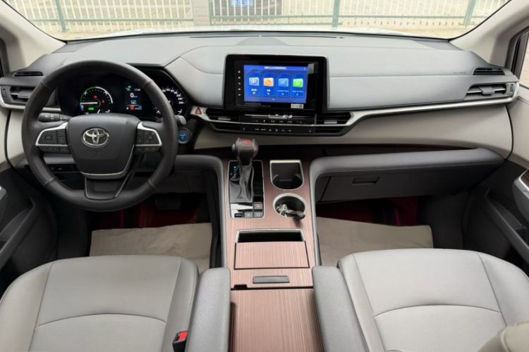 Used Toyota Granvia 2023 2.5L Hybrid Comfort Edition Interior 1
