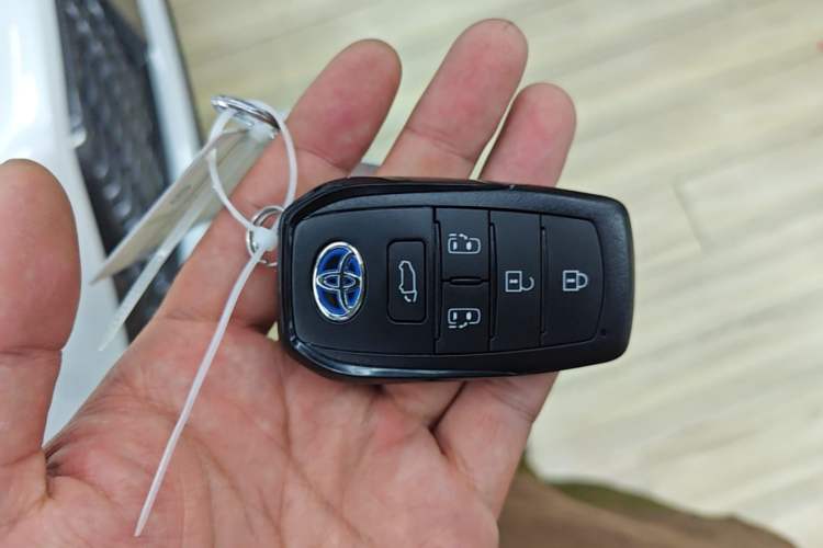 Used Toyota Granvia 2023 2.5L Hybrid Prestige PLUS Edition Interior 1