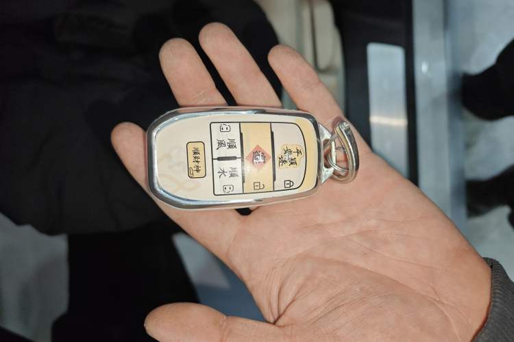 Used Toyota Granvia 2023 2.5L Hybrid Prestige PLUS Edition Interior 1