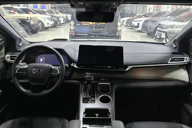 Used Toyota Granvia 2023 2.5L Hybrid Flagship VIP Edition Interior 1