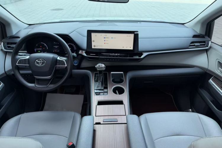 Used Toyota Granvia 2023 2.5L Hybrid Comfort Edition Interior 1