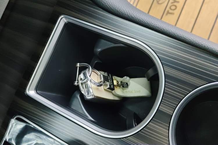 Used Toyota Granvia 2023 2.5L Hybrid Prestige VIP Edition Interior 1