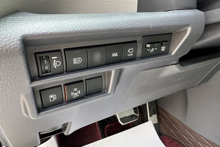 Used Toyota Granvia 2023 2.5L Hybrid Prestige PLUS Edition Interior 2