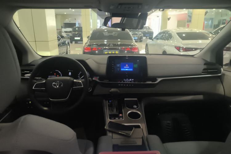 Used Toyota Granvia 2023 2.5L Hybrid Luxury Edition Interior 2