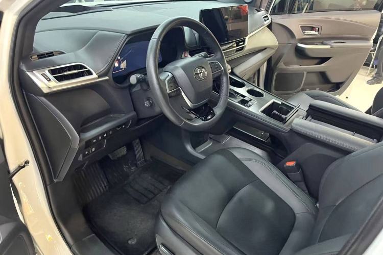 Used Toyota Granvia 2023 2.5L Hybrid Flagship VIP Edition Interior 2