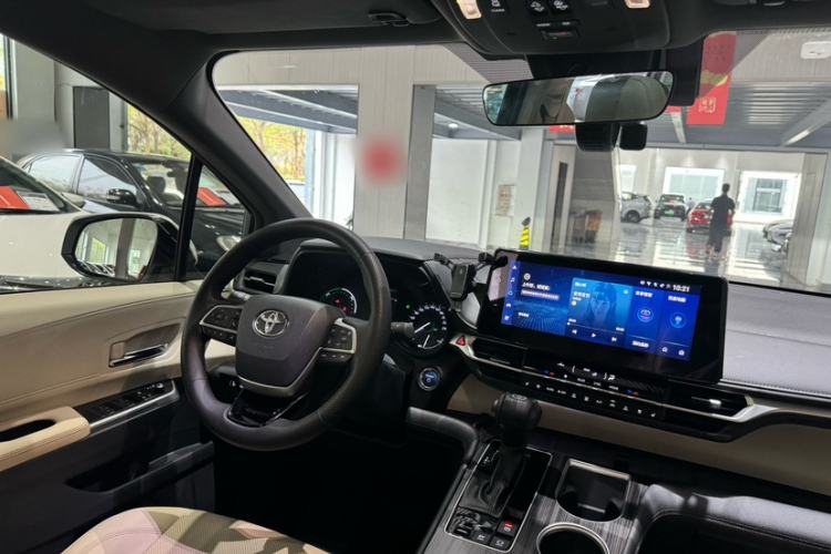 Used Toyota Granvia 2023 2.5L Hybrid Prestige VIP Edition Interior 3