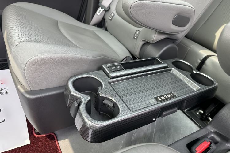 Used Toyota Granvia 2023 2.5L Hybrid Prestige PLUS Edition Interior 5